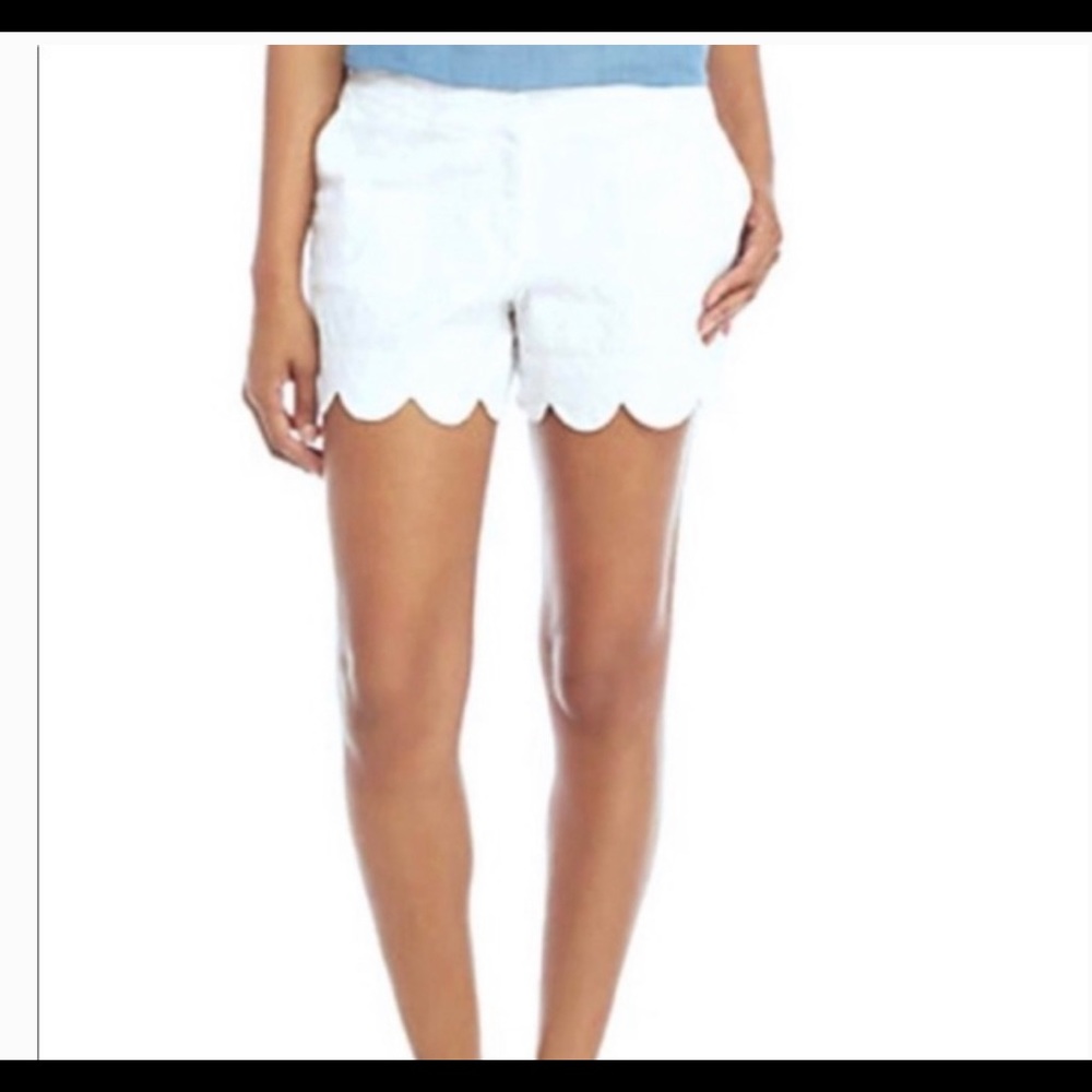 Isaac Mizrahi White Scalloped Shorts